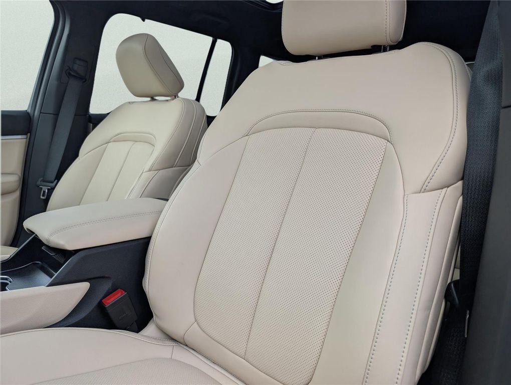 new 2025 Jeep Grand Cherokee car, priced at $43,145