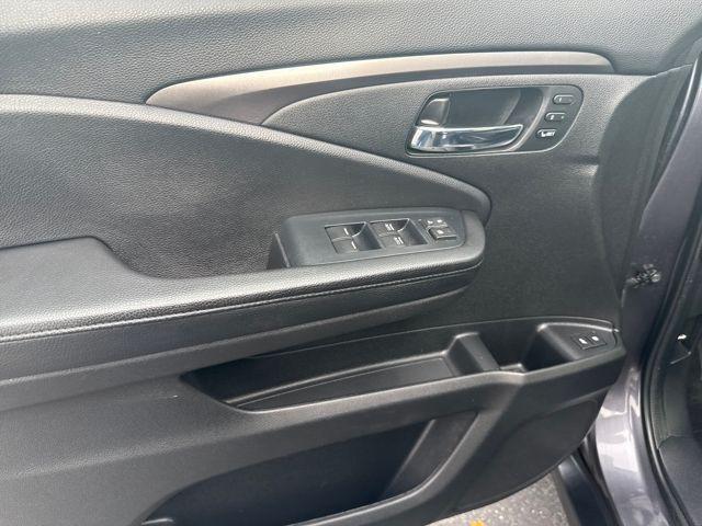 used 2022 Honda Pilot car, priced at $32,455