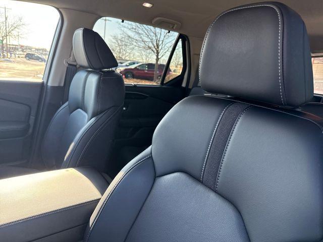 used 2025 Honda Pilot car, priced at $41,657