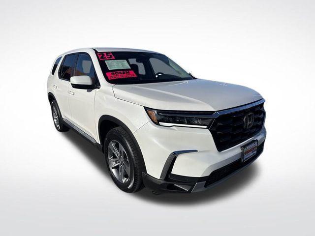 used 2025 Honda Pilot car, priced at $41,657