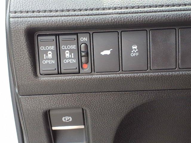 used 2025 Honda Odyssey car, priced at $29,660