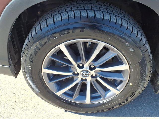 used 2019 Toyota Highlander car, priced at $21,499