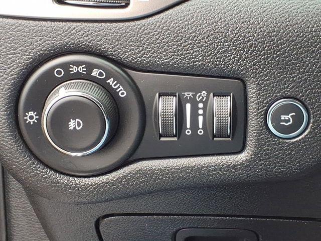 used 2020 Jeep Cherokee car, priced at $18,949