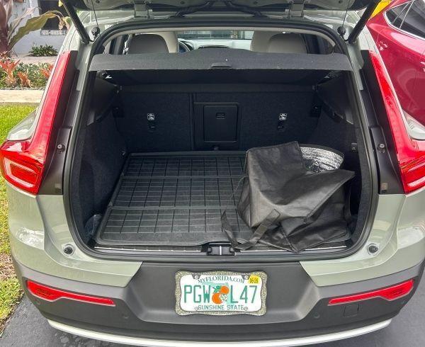 used 2023 Volvo XC40 car, priced at $34,880