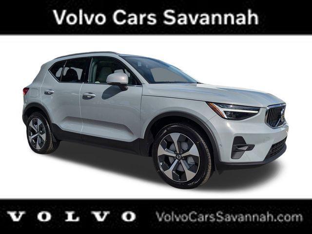 new 2025 Volvo XC40 car