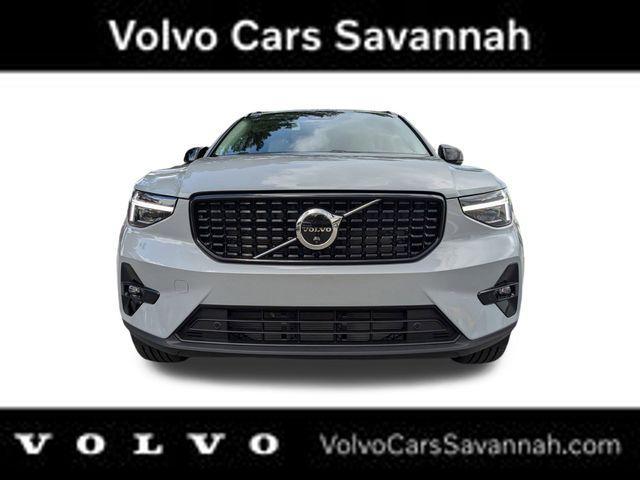 new 2025 Volvo XC40 car
