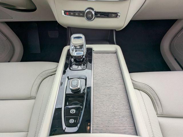 new 2026 Volvo XC90 Plug-In Hybrid car