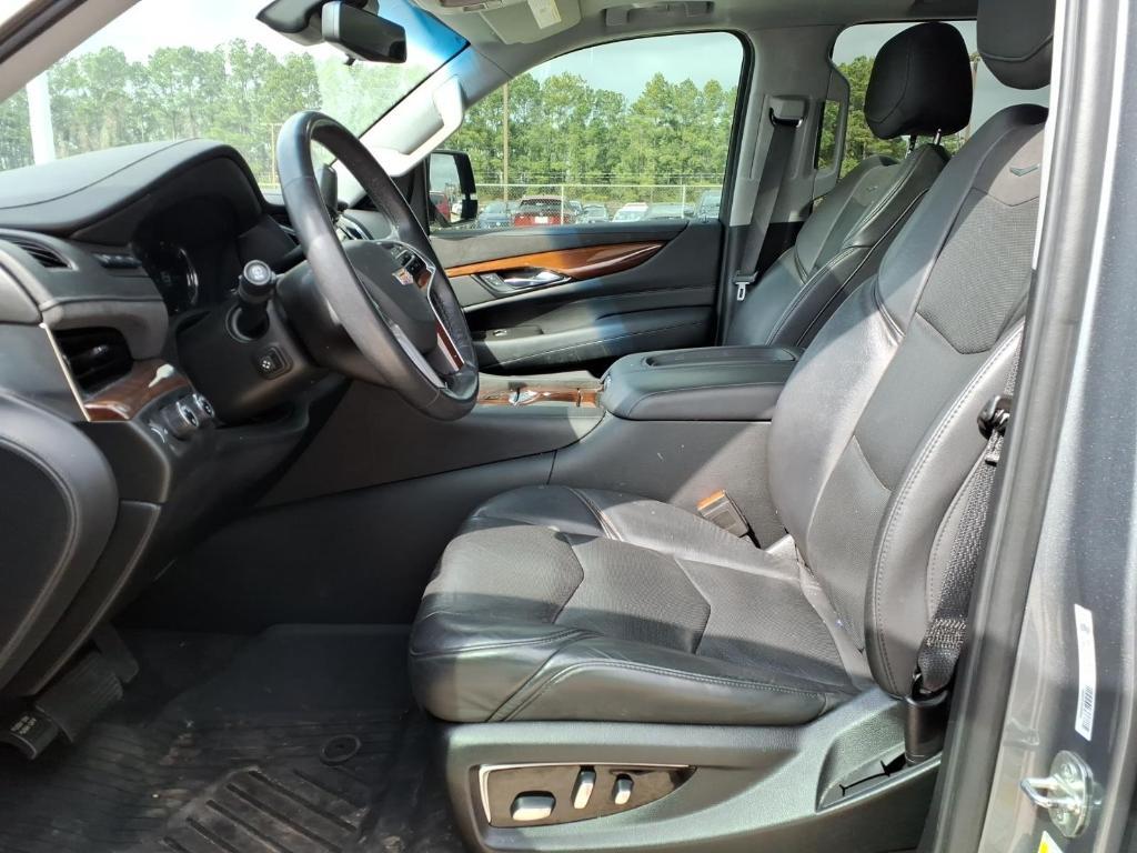 used 2020 Cadillac Escalade car, priced at $39,991