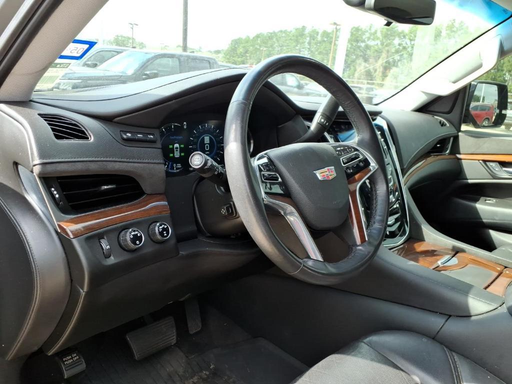 used 2020 Cadillac Escalade car, priced at $39,991