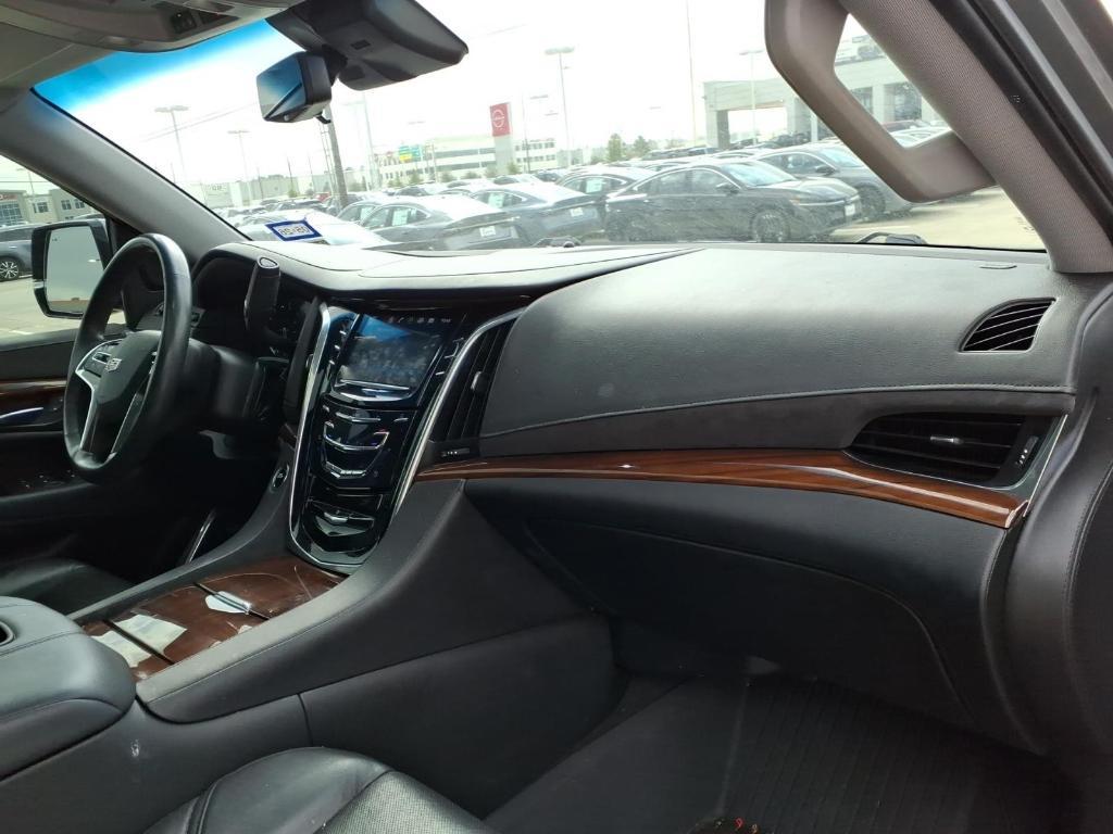used 2020 Cadillac Escalade car, priced at $39,991