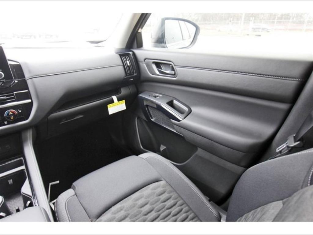 new 2025 Nissan Pathfinder car, priced at $33,114