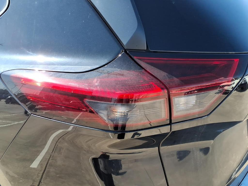 used 2022 Nissan Rogue car, priced at $18,593