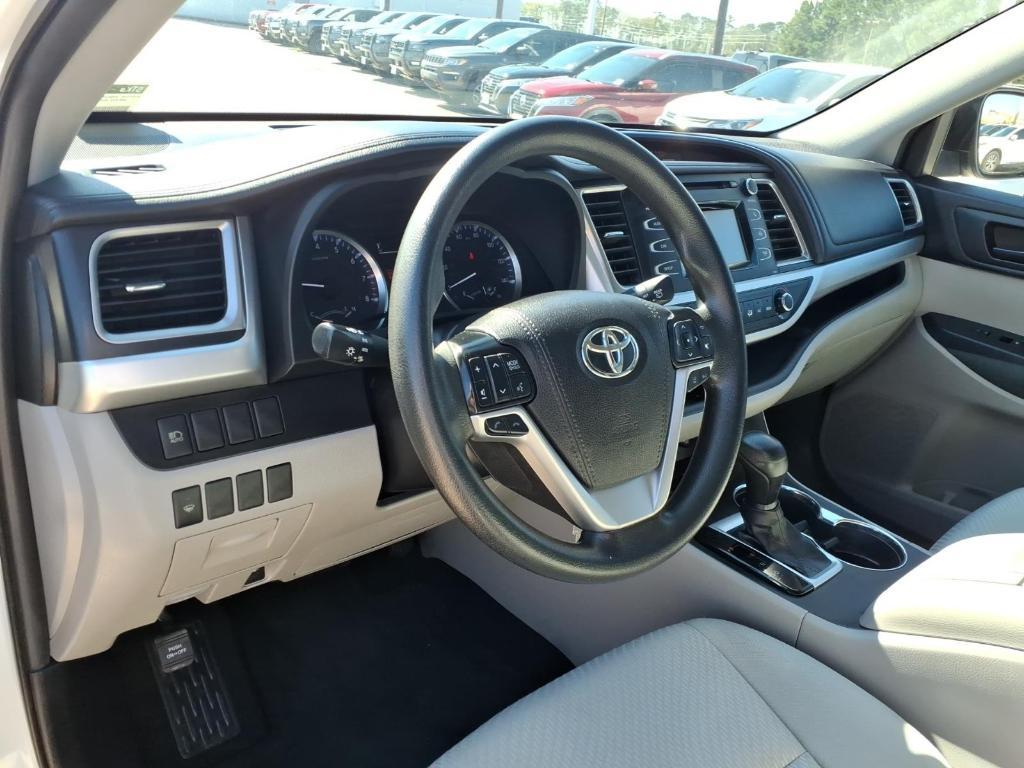 used 2019 Toyota Highlander car, priced at $20,993