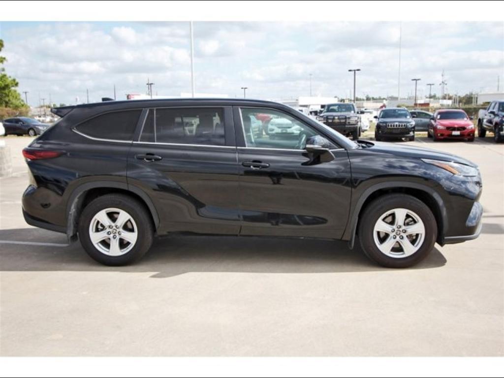 used 2024 Toyota Highlander car, priced at $33,255
