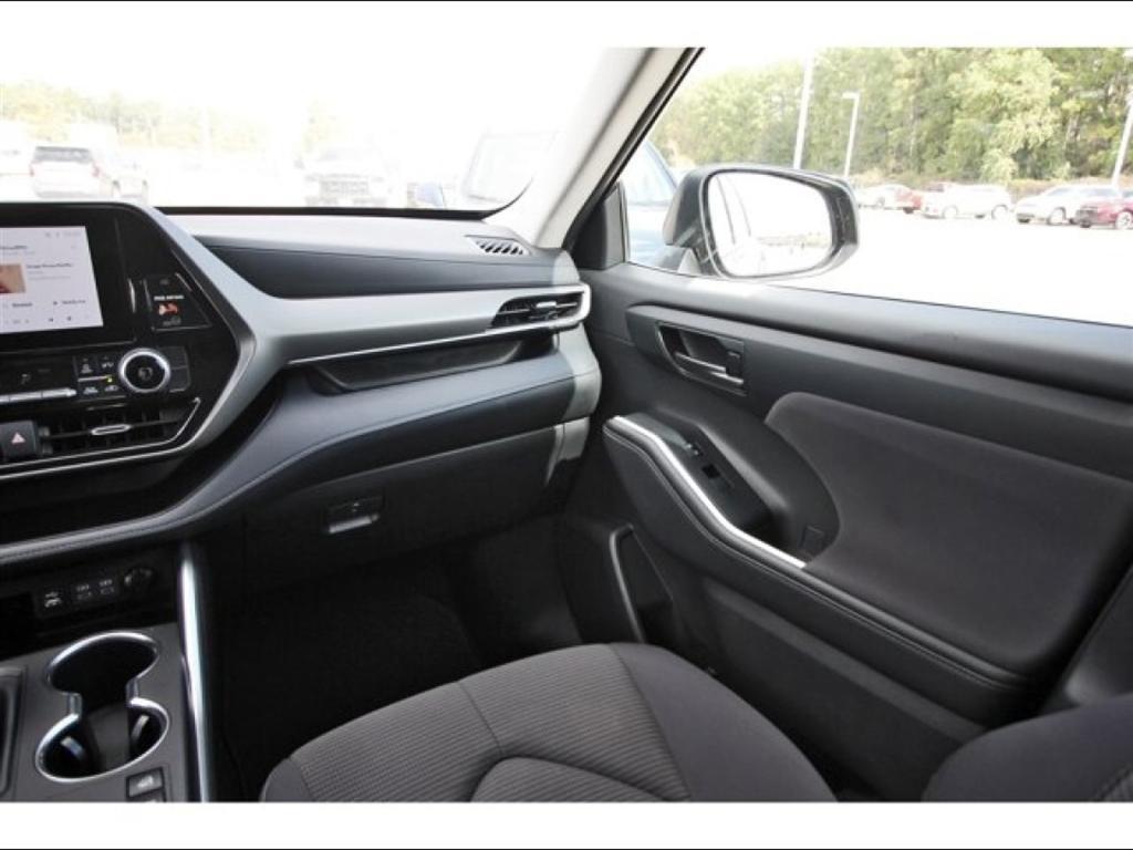 used 2024 Toyota Highlander car, priced at $33,255