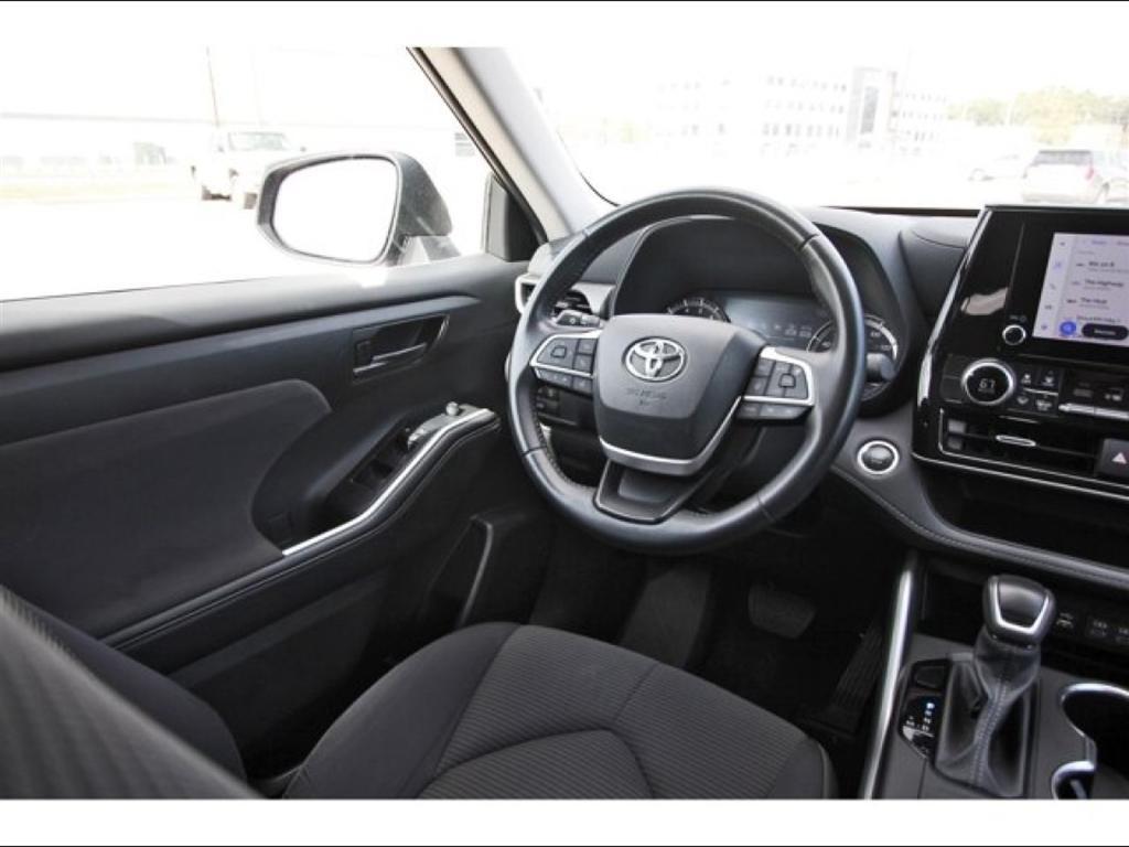 used 2024 Toyota Highlander car, priced at $33,255