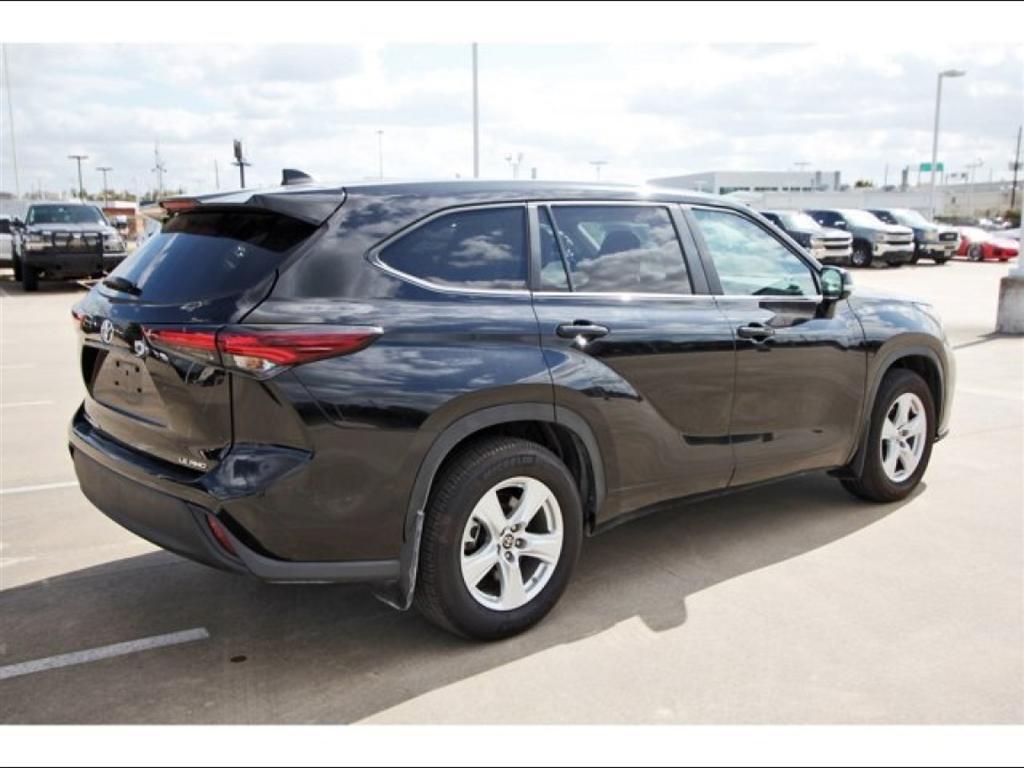 used 2024 Toyota Highlander car, priced at $33,255