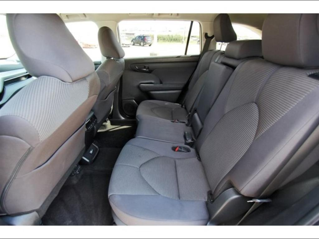 used 2024 Toyota Highlander car, priced at $29,995