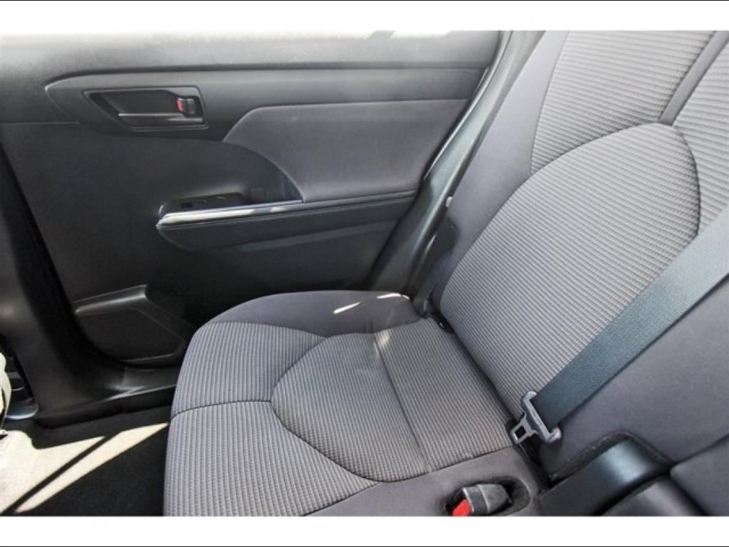 used 2024 Toyota Highlander car, priced at $29,995