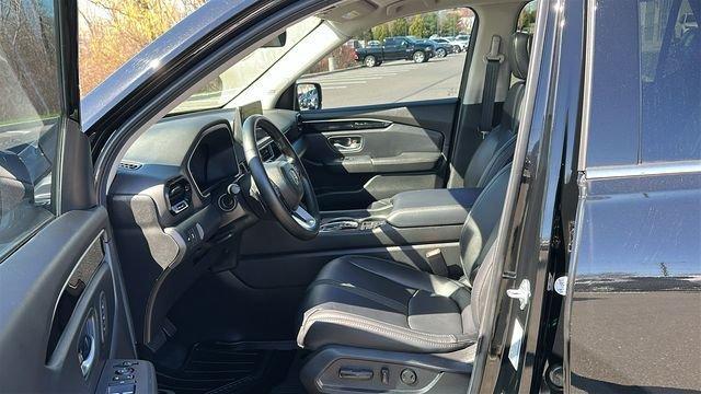 used 2025 Honda Pilot car, priced at $44,495