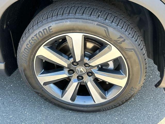 used 2025 Honda Pilot car, priced at $44,495