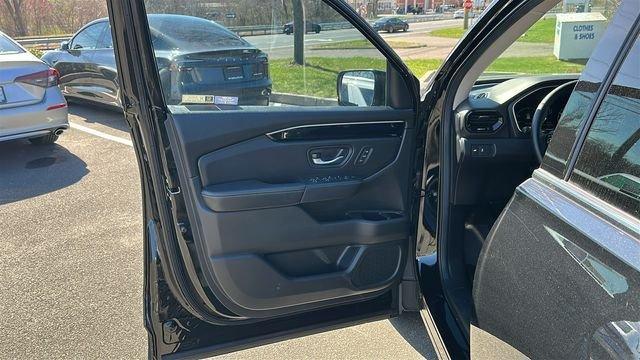 used 2025 Honda Pilot car, priced at $44,495