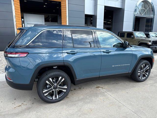 new 2027 Jeep Grand Cherokee car, priced at $48,758