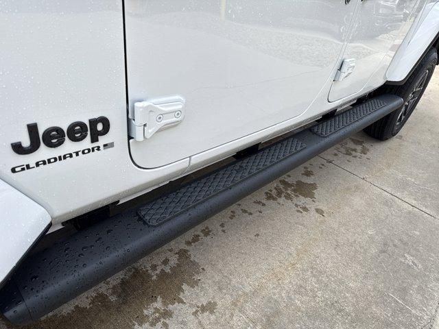new 2026 Jeep Gladiator car, priced at $50,600