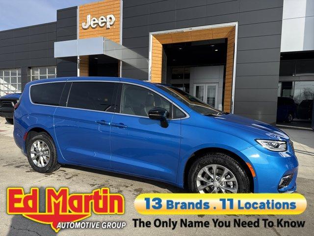 new 2026 Chrysler Pacifica car, priced at $52,499