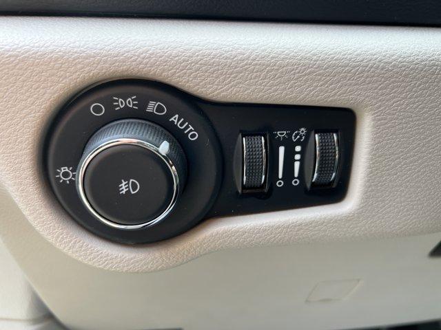 used 2023 Chrysler Pacifica car, priced at $23,889