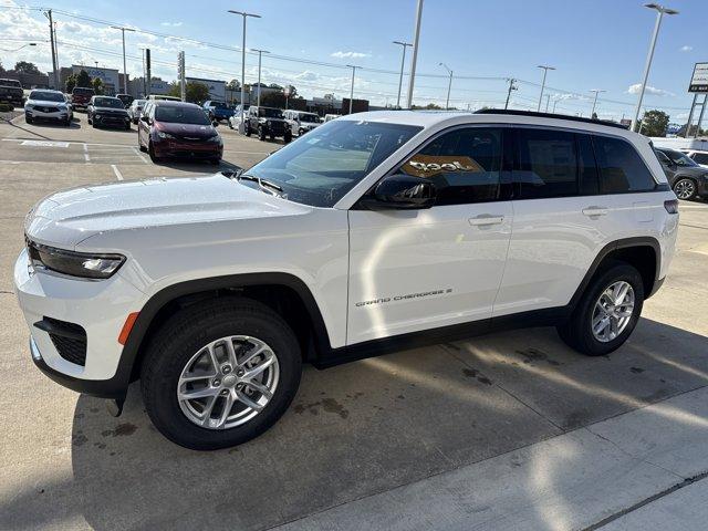 new 2025 Jeep Grand Cherokee car, priced at $40,249