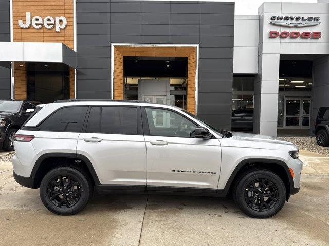 new 2025 Jeep Grand Cherokee car, priced at $43,749