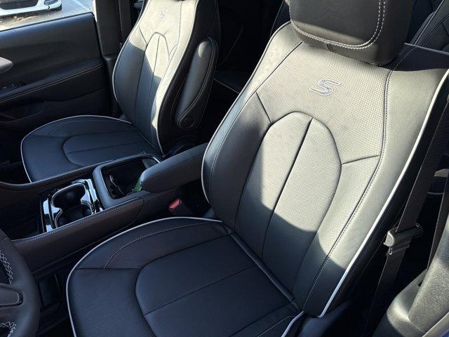 new 2026 Chrysler Pacifica car, priced at $54,499
