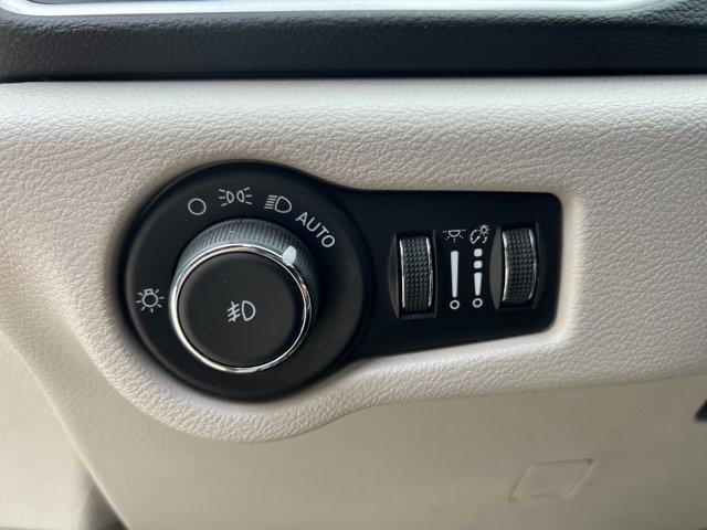 used 2023 Chrysler Pacifica car, priced at $24,598