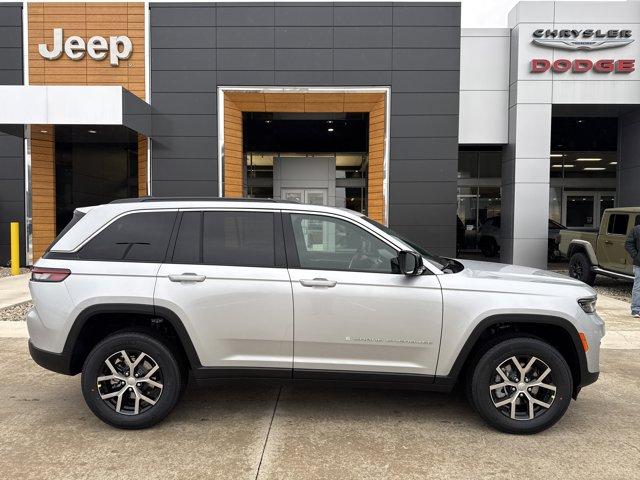 new 2025 Jeep Grand Cherokee car, priced at $47,749