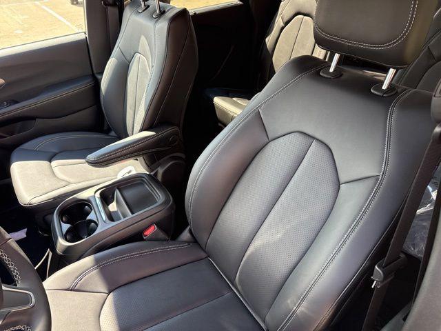 new 2027 Chrysler Pacifica car, priced at $45,531