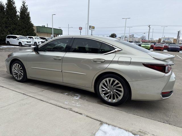 used 2019 Lexus ES 300h car, priced at $26,999