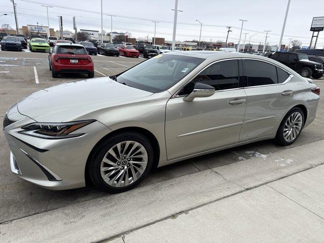 used 2019 Lexus ES 300h car, priced at $26,999