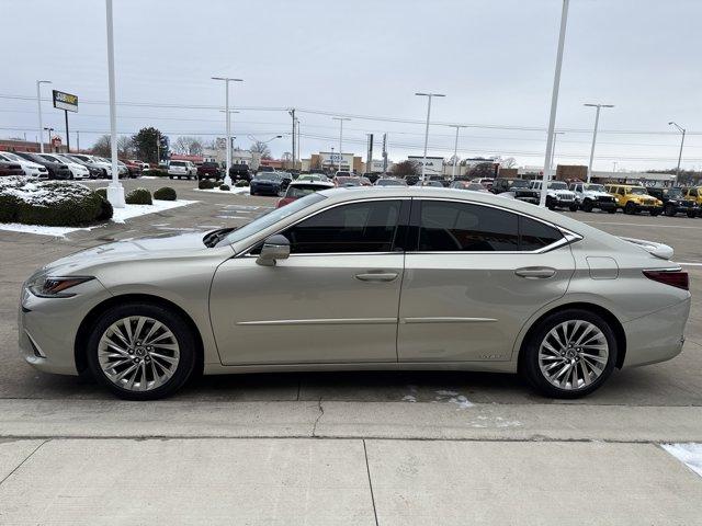 used 2019 Lexus ES 300h car, priced at $26,999