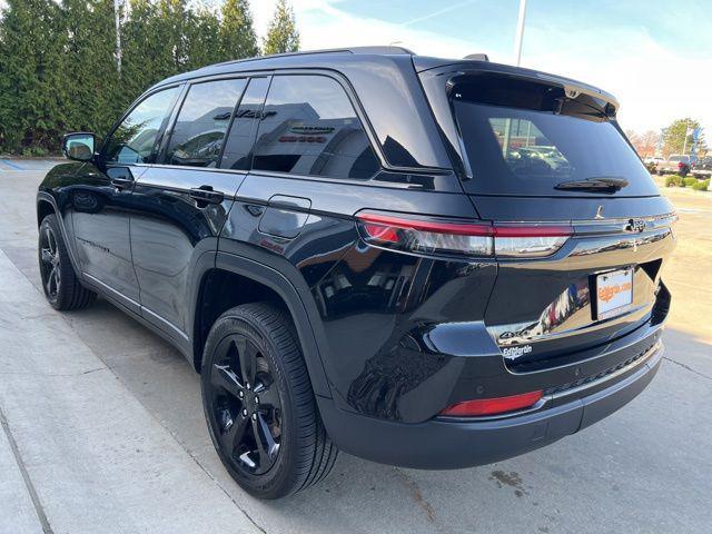 used 2024 Jeep Grand Cherokee car, priced at $32,999