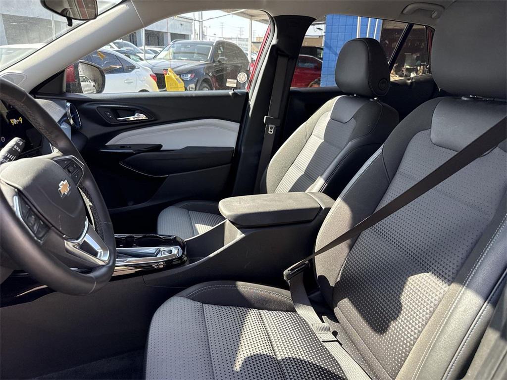 used 2025 Chevrolet Trax car, priced at $19,000