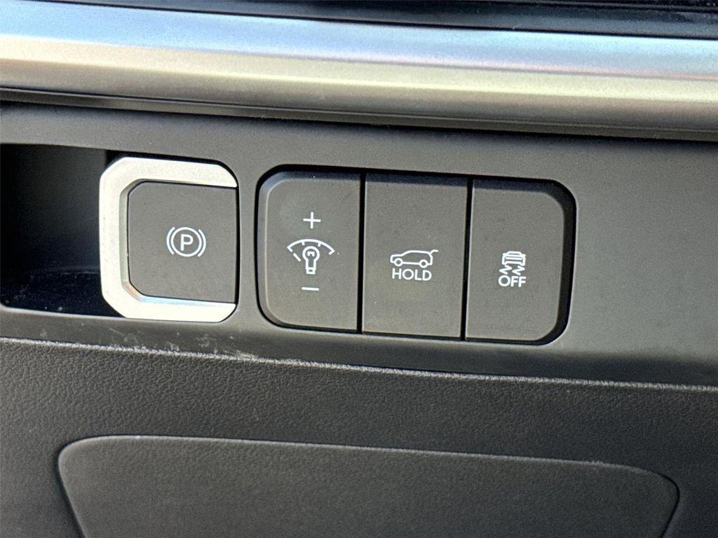 used 2025 Hyundai Santa Fe car, priced at $28,500