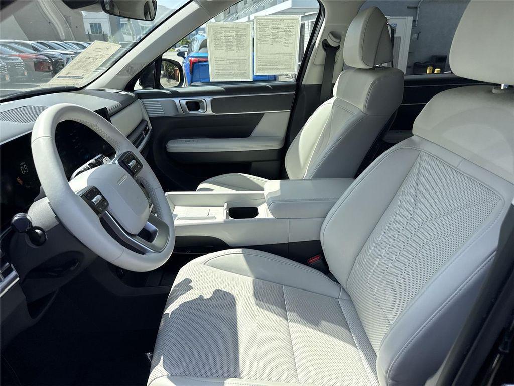 used 2025 Hyundai Santa Fe car, priced at $27,500