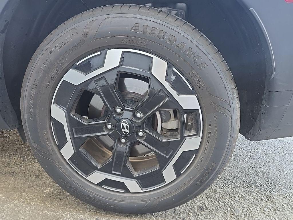 used 2025 Hyundai Santa Fe car, priced at $29,998