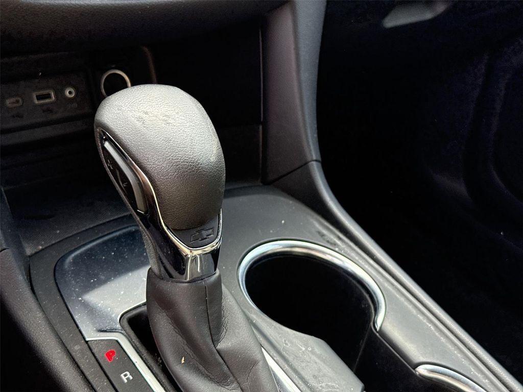 used 2022 Chevrolet Equinox car, priced at $15,000