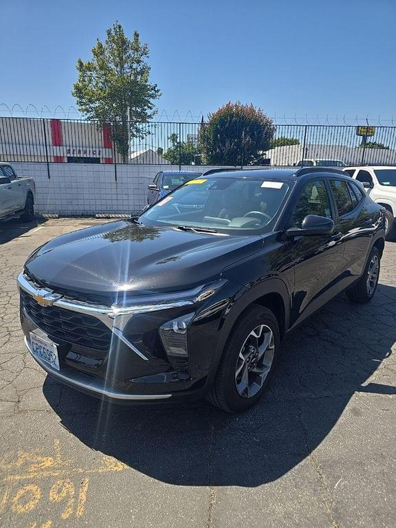 used 2025 Chevrolet Trax car, priced at $21,000