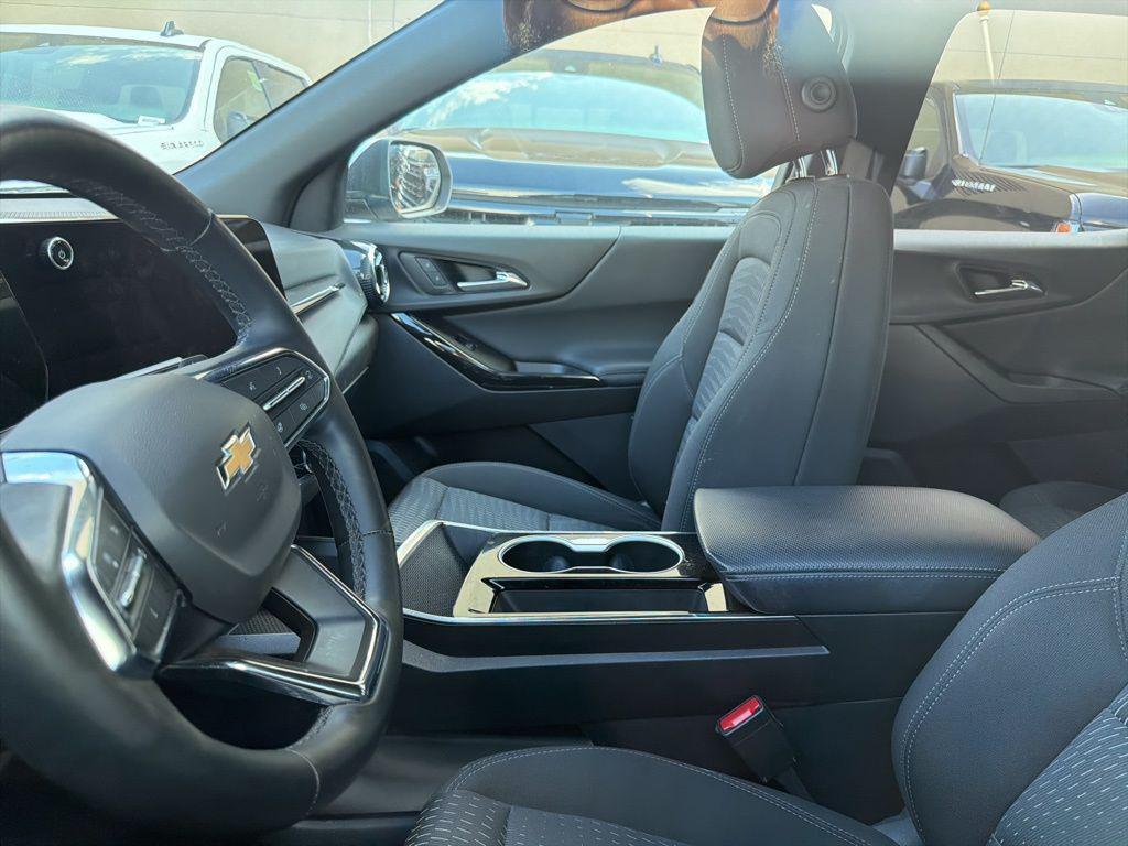 used 2025 Chevrolet Equinox car, priced at $22,000