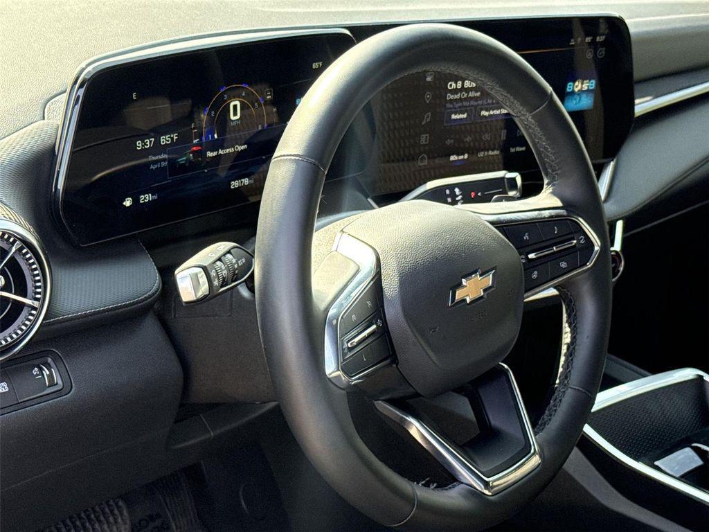 used 2025 Chevrolet Equinox car, priced at $21,500