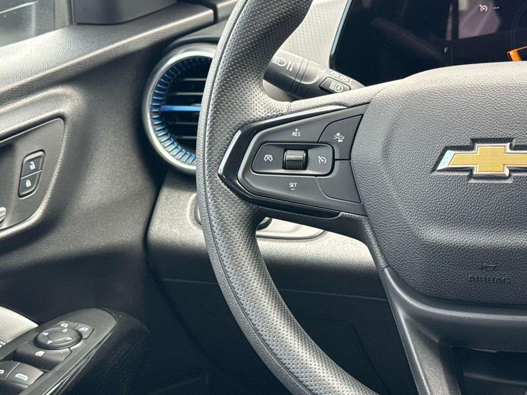 used 2025 Chevrolet Trax car, priced at $21,000