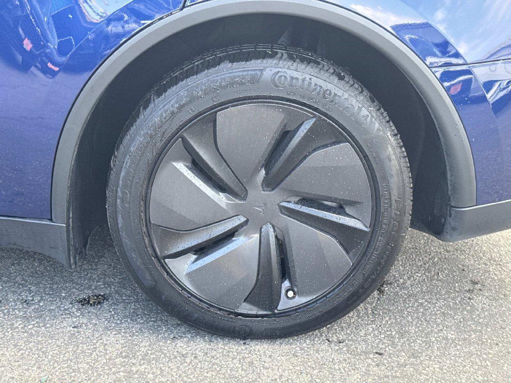 Tesla Model Y view 29